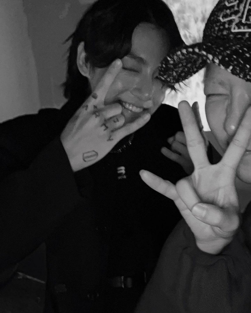 Jungkook BTS đi chơi với producer, sắp ra album solo? - Ảnh 2.