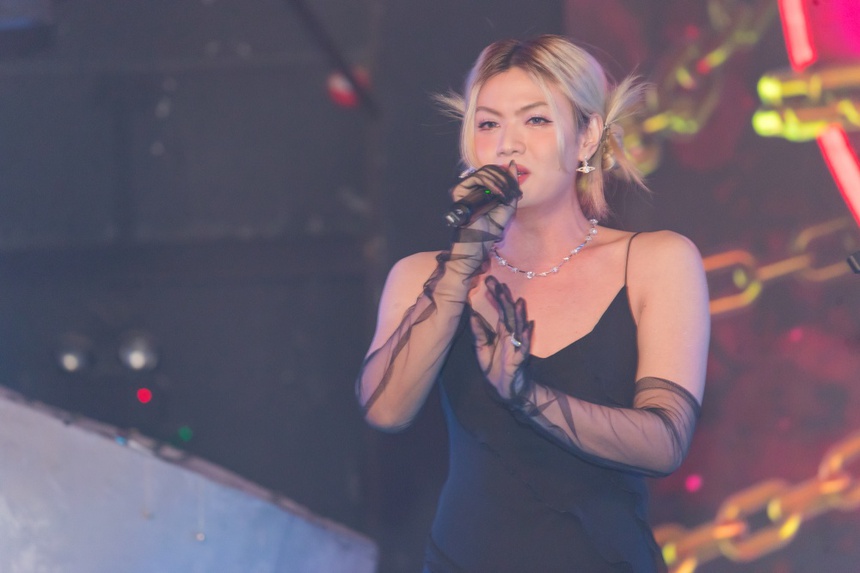 Vừa ngó lơ tin nhắn chúc mừng sinh nhật của Matt Liu, Hương Giang xuất hiện thân mật bên chàng trai này - Ảnh 10.