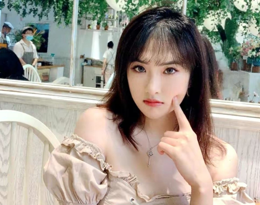 Con gái tỷ phú Huawei gây sốc ở phim của Lưu Diệc Phi: Quê mùa kém sắc, còn tính cướp người yêu đàn chị - Ảnh 2. Con gái tỷ phú Huawei gây sốc ở phim của Lưu Diệc Phi: Quê mùa kém sắc, còn tính cướp người yêu đàn chị - Ảnh 2.