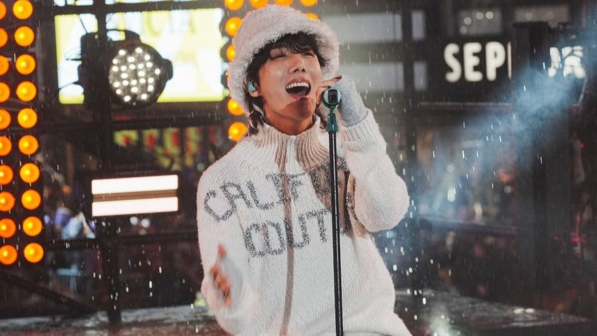 J-Hope là thành viên BTS đầu tiên Jin gọi điện sau khi nhập ngũ - Ảnh 1.