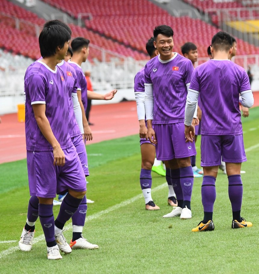 Đặng Văn Lâm được thầy Park dặn dò, thoải mái sải cánh trước trận gặp Indonesia - Ảnh 4. Đặng Văn Lâm được thầy Park dặn dò, thoải mái sải cánh trước trận gặp Indonesia - Ảnh 4.