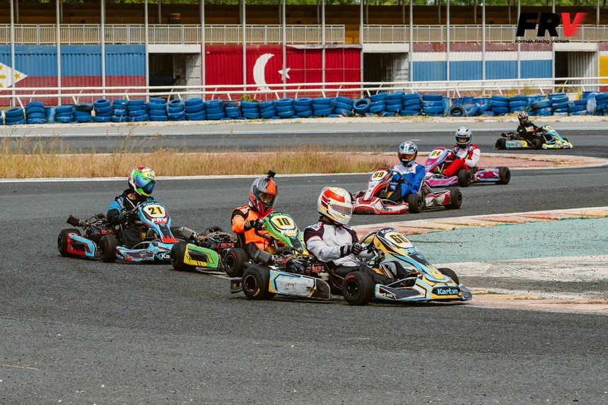 Giải đua Go-kart Quốc tế đầu tiên diễn ra tại Trường đua Đại Nam - Ảnh 2. Giải đua Go-kart Quốc tế đầu tiên diễn ra tại Trường đua Đại Nam - Ảnh 2.
