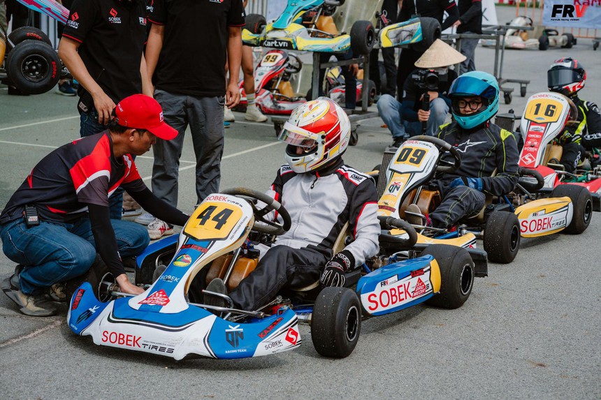 Giải đua Go-kart Quốc tế đầu tiên diễn ra tại Trường đua Đại Nam - Ảnh 3. Giải đua Go-kart Quốc tế đầu tiên diễn ra tại Trường đua Đại Nam - Ảnh 3.