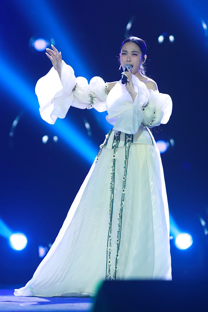 Hoàng Thùy Linh lần thứ 2 đại thắng với Làn Sóng Xanh, Mỹ Tâm nhận giải thưởng đặc biệt - Ảnh 16.