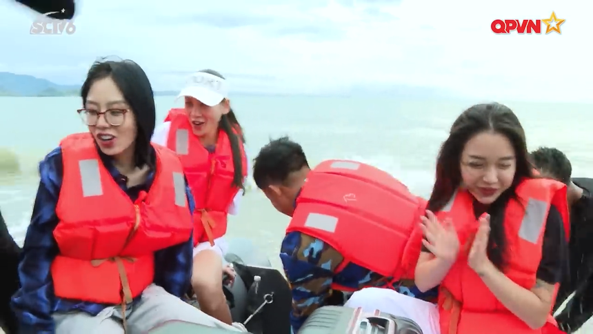 Diễm My 9X, Thiên Ân phì cười khi Linh Ngọc Đàm sợ chết ở 'Sao nhập ngũ' - Ảnh 3.