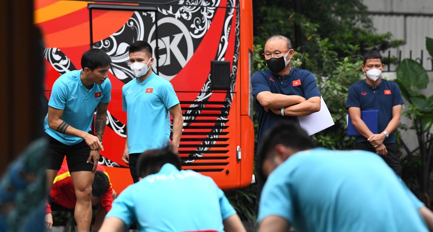 HLV Park Hang-seo hỏi thăm giấc ngủ của cầu thủ ở Indonesia - Ảnh 8. HLV Park Hang-seo hỏi thăm giấc ngủ của cầu thủ ở Indonesia - Ảnh 8.