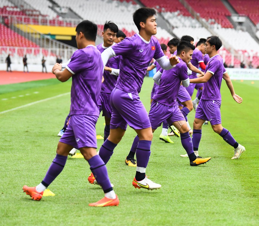 Đặng Văn Lâm được thầy Park dặn dò, thoải mái sải cánh trước trận gặp Indonesia - Ảnh 5. Đặng Văn Lâm được thầy Park dặn dò, thoải mái sải cánh trước trận gặp Indonesia - Ảnh 5.