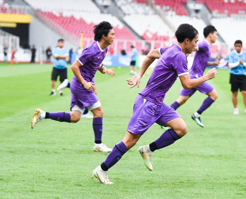 Đặng Văn Lâm được thầy Park dặn dò, thoải mái sải cánh trước trận gặp Indonesia - Ảnh 8. Đặng Văn Lâm được thầy Park dặn dò, thoải mái sải cánh trước trận gặp Indonesia - Ảnh 8.