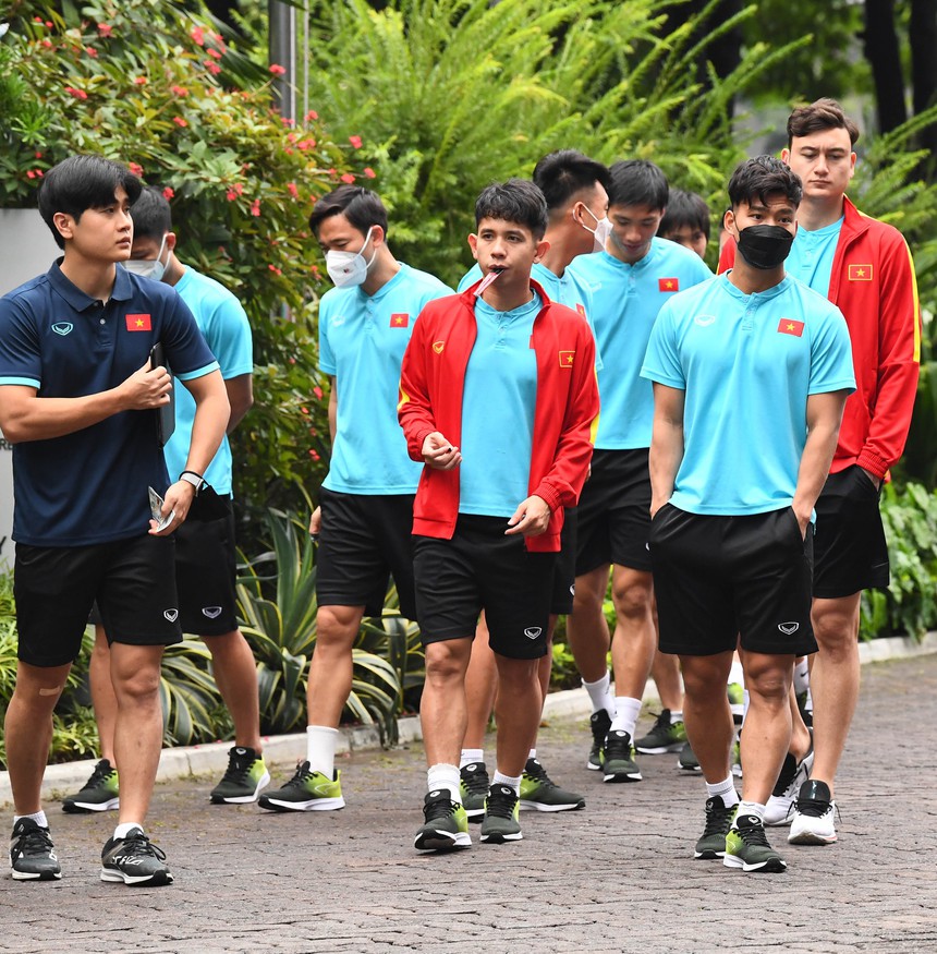 HLV Park Hang-seo hỏi thăm giấc ngủ của cầu thủ ở Indonesia - Ảnh 4. HLV Park Hang-seo hỏi thăm giấc ngủ của cầu thủ ở Indonesia - Ảnh 4.