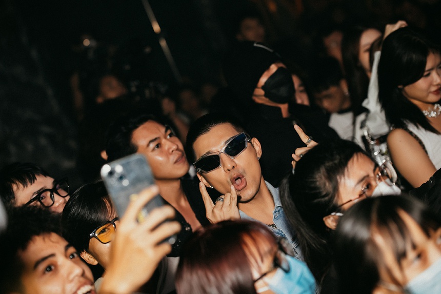 Cường Seven nói gì khi bạn gái cũ Chi Pu lẫn bạn gái hiện tại Vũ Ngọc Anh đều bị chê hát dở? - Ảnh 2. Cường Seven nói gì khi bạn gái cũ Chi Pu lẫn bạn gái hiện tại Vũ Ngọc Anh đều bị chê hát dở? - Ảnh 2.