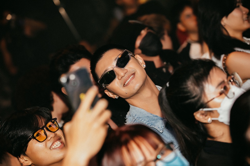 Cường Seven nói gì khi bạn gái cũ Chi Pu lẫn bạn gái hiện tại Vũ Ngọc Anh đều bị chê hát dở? - Ảnh 1. Cường Seven nói gì khi bạn gái cũ Chi Pu lẫn bạn gái hiện tại Vũ Ngọc Anh đều bị chê hát dở? - Ảnh 1.