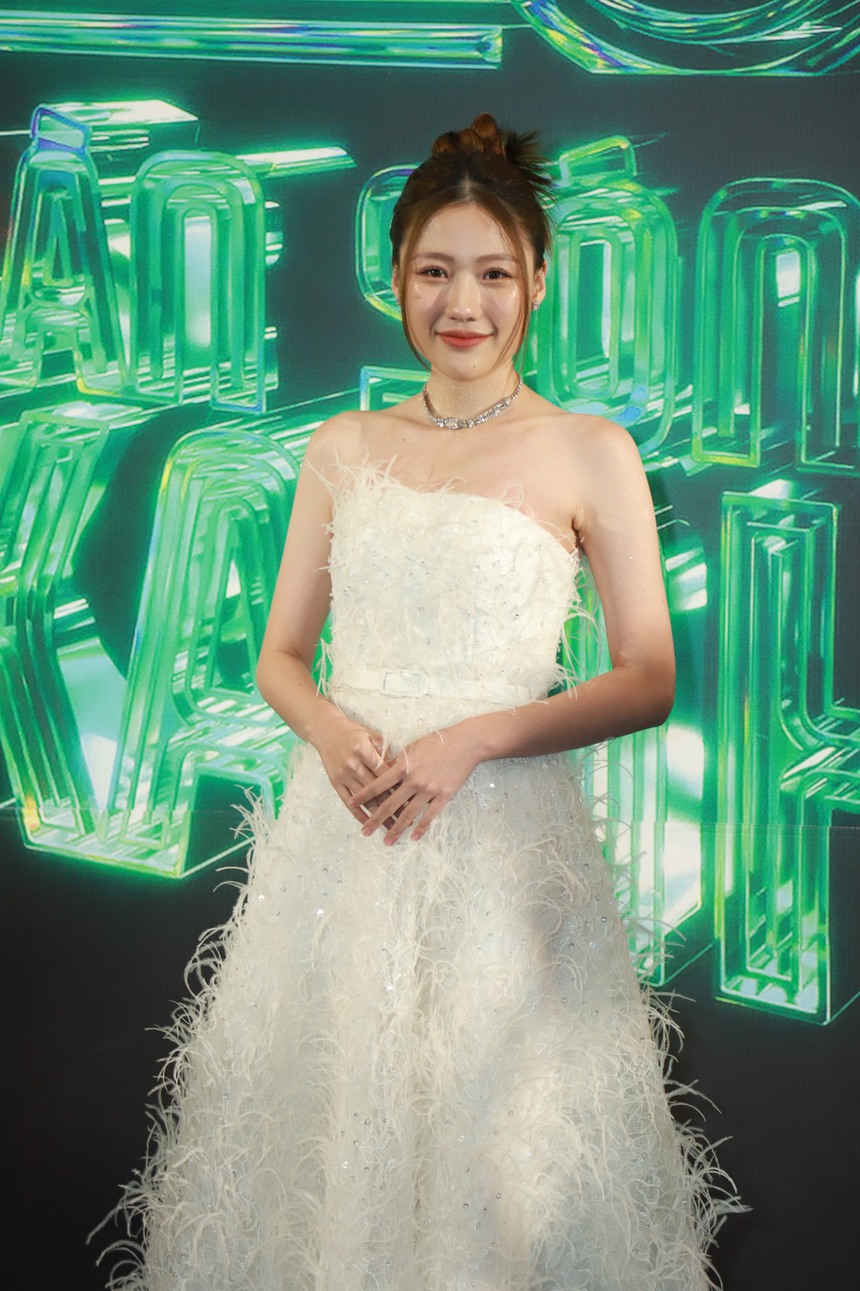 Thảm đỏ lễ trao giải Làn Sóng xanh lần thứ 25: Vợ chồng Hari Won - Trấn Thành hiếm hoi xuất hiện tình tứ bên nhau sau tin đồn rạn nứt - Ảnh 16. Thảm đỏ lễ trao giải Làn Sóng xanh lần thứ 25: Vợ chồng Hari Won - Trấn Thành hiếm hoi xuất hiện tình tứ bên nhau sau tin đồn rạn nứt - Ảnh 16.