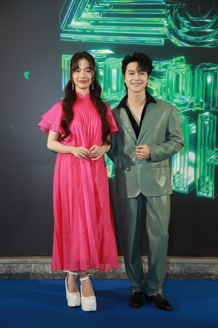Thảm đỏ lễ trao giải Làn Sóng xanh lần thứ 25: Vợ chồng Hari Won - Trấn Thành hiếm hoi xuất hiện tình tứ bên nhau sau tin đồn rạn nứt - Ảnh 7. Thảm đỏ lễ trao giải Làn Sóng xanh lần thứ 25: Vợ chồng Hari Won - Trấn Thành hiếm hoi xuất hiện tình tứ bên nhau sau tin đồn rạn nứt - Ảnh 7.