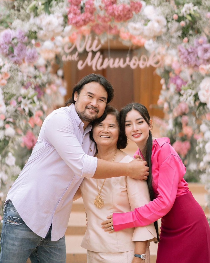 Hé lộ phía sau cánh cổng hào môn: Huyền Baby không cần biết nấu ăn nhưng phải biết kinh doanh, Linh Rin phải thực hiện một thông lệ - Ảnh 6.