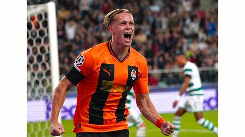 Mudryk là ai mà Chelsea và Arsenal giành giật? - Ảnh 3.