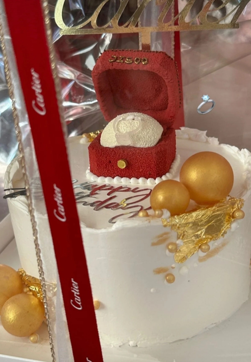 Cách các nhãn hiệu đối đãi với Jisoo Blackpink khiến fan xôn xao - Ảnh 3. Cách các nhãn hiệu đối đãi với Jisoo Blackpink khiến fan xôn xao - Ảnh 3.