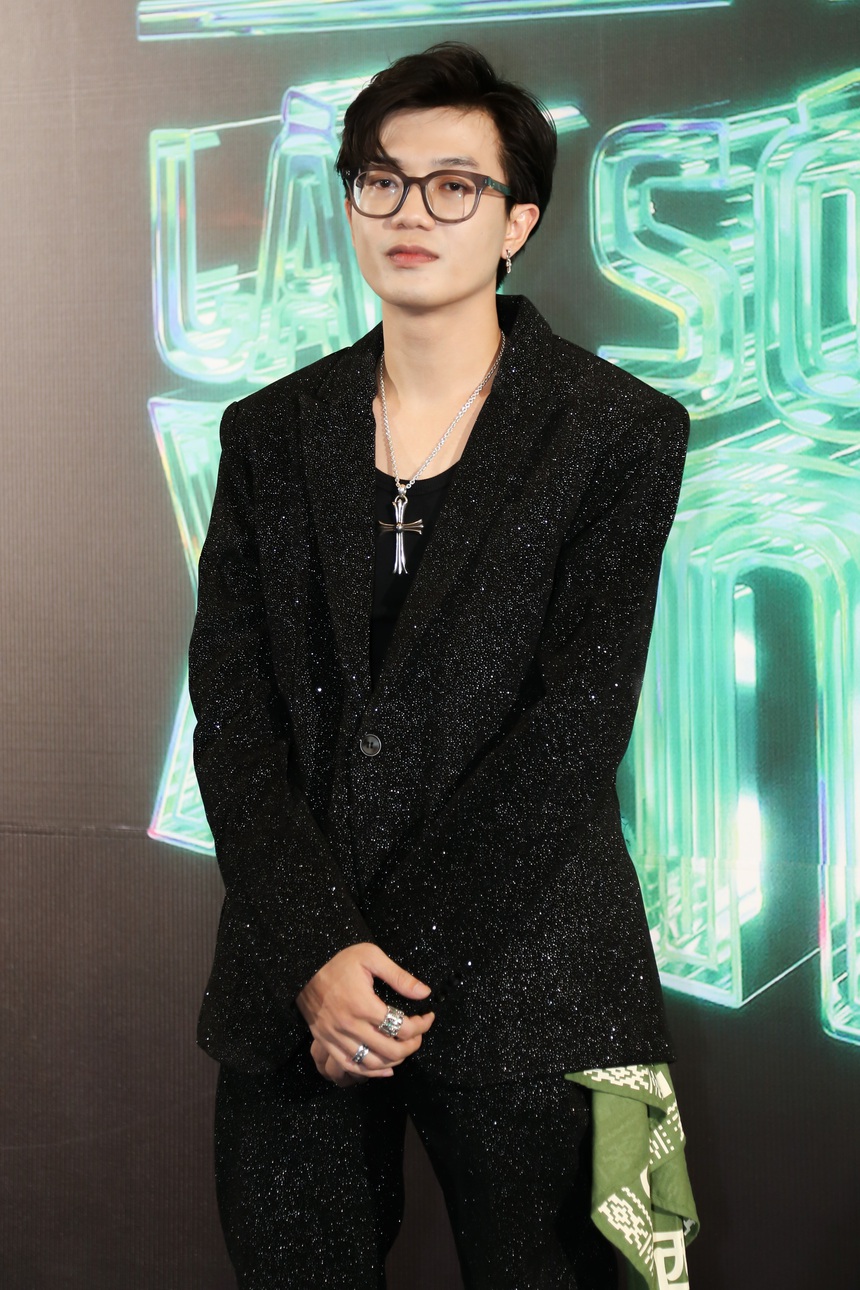 'Chị đại' Mỹ Tâm lên sân khấu: MONO - HIEUTHUHAI không kìm được phấn khích, Hoàng Thùy Linh - Tóc Tiên nhìn không chớp mắt! - Ảnh 12.