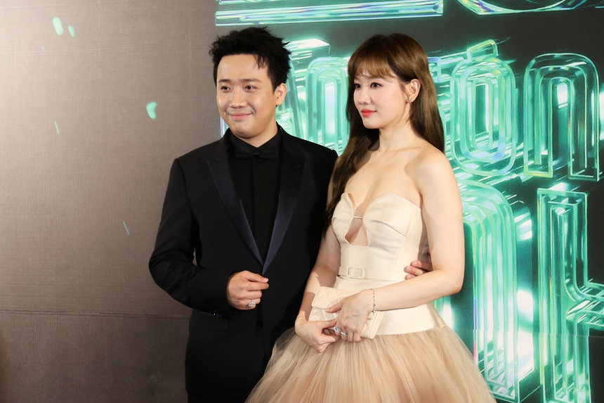 'Chị đại' Mỹ Tâm lên sân khấu: MONO - HIEUTHUHAI không kìm được phấn khích, Hoàng Thùy Linh - Tóc Tiên nhìn không chớp mắt! - Ảnh 6.