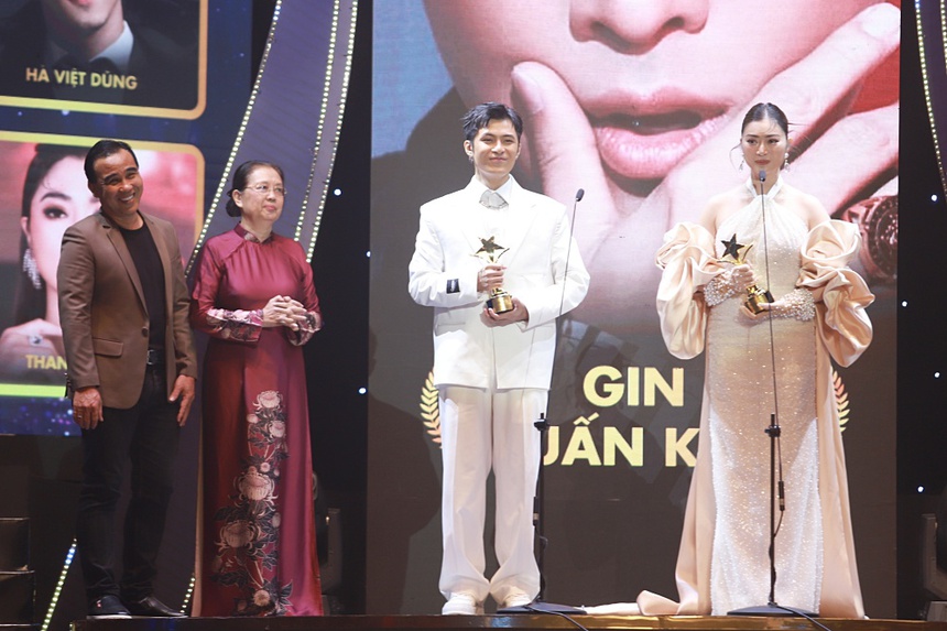 Chi Pu lần 2 trở thành diễn viên được yêu thích nhất, phim của Trấn Thành "trắng tay" tại Ngôi Sao Xanh - Ảnh 8.