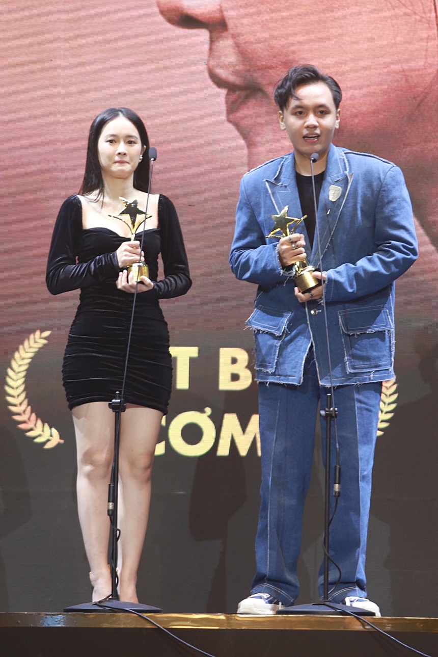 Chi Pu lần 2 trở thành diễn viên được yêu thích nhất, phim của Trấn Thành "trắng tay" tại Ngôi Sao Xanh - Ảnh 15.