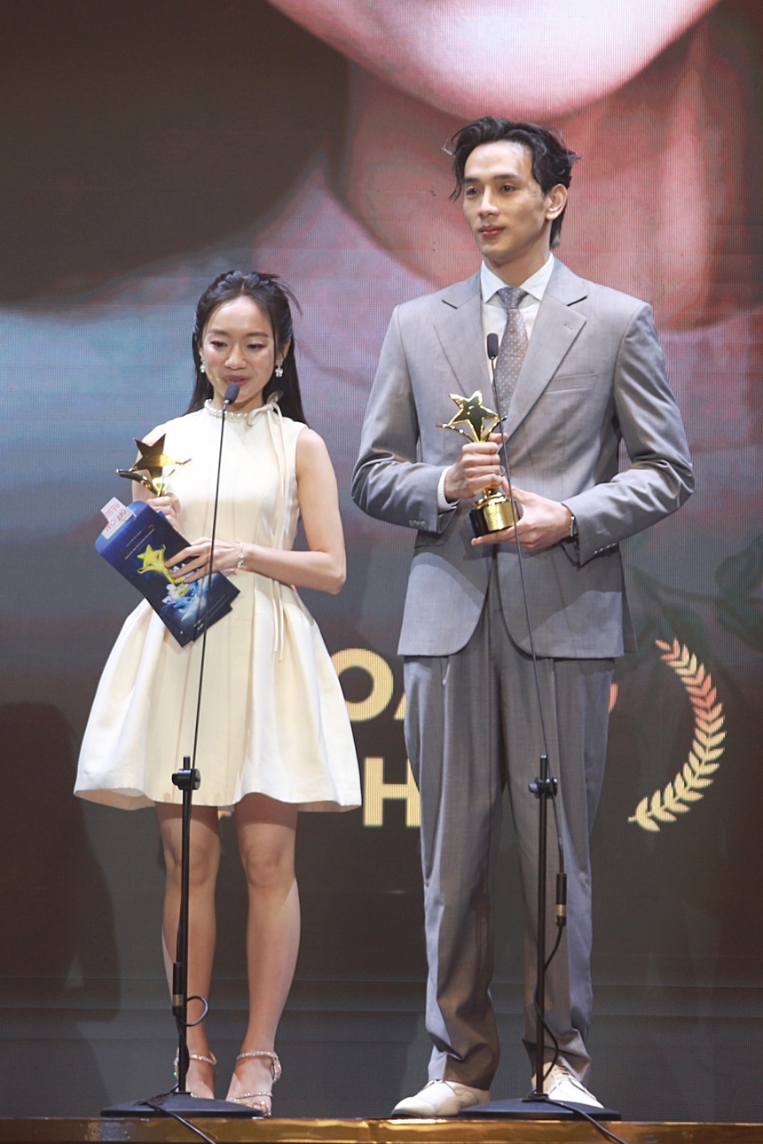 Chi Pu lần 2 trở thành diễn viên được yêu thích nhất, phim của Trấn Thành "trắng tay" tại Ngôi Sao Xanh - Ảnh 17.