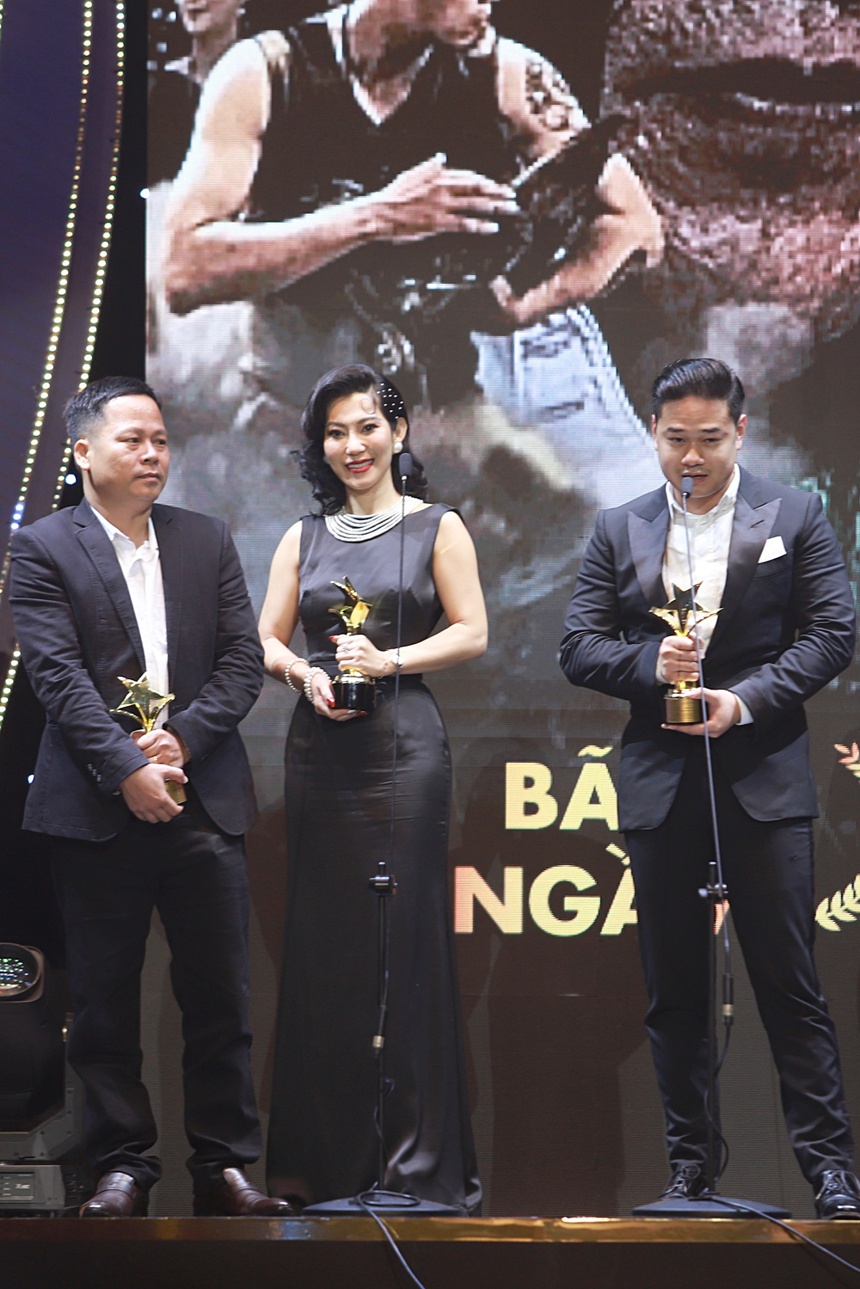 Chi Pu lần 2 trở thành diễn viên được yêu thích nhất, phim của Trấn Thành "trắng tay" tại Ngôi Sao Xanh - Ảnh 20.