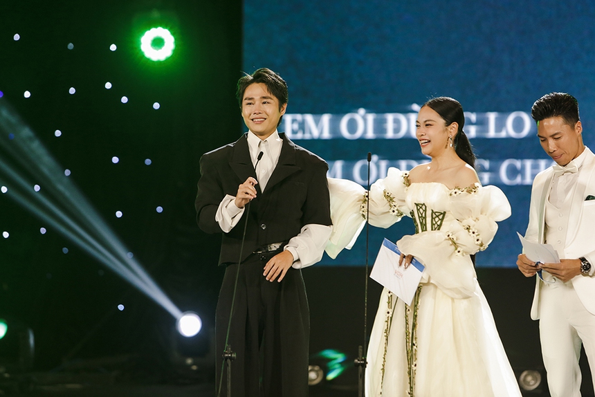 Làn sóng xanh 2022: Hoàng Thùy Linh, Trúc Nhân, MONO bội thu giải thưởng - Ảnh 7.
