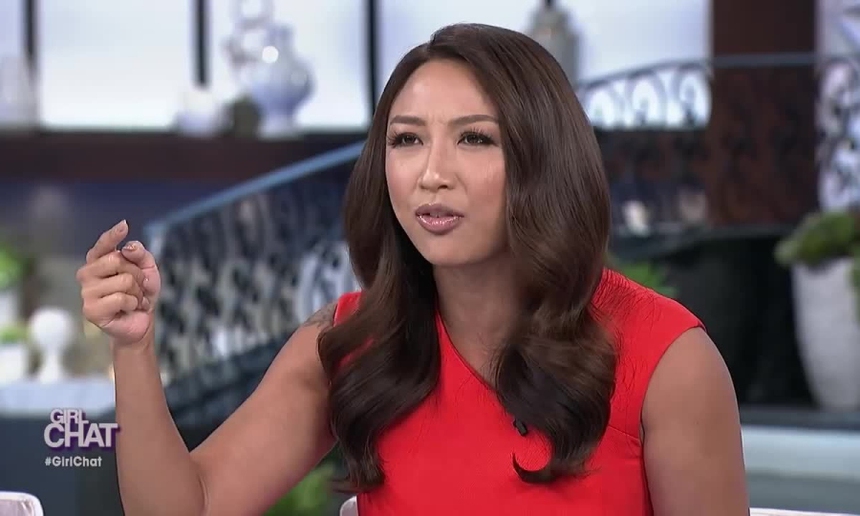 Fan Ngọc Châu bất an vì MC 'Miss Universe 2022' từng vướng ồn ào dìm 1 thí sinh Việt - Ảnh 2.