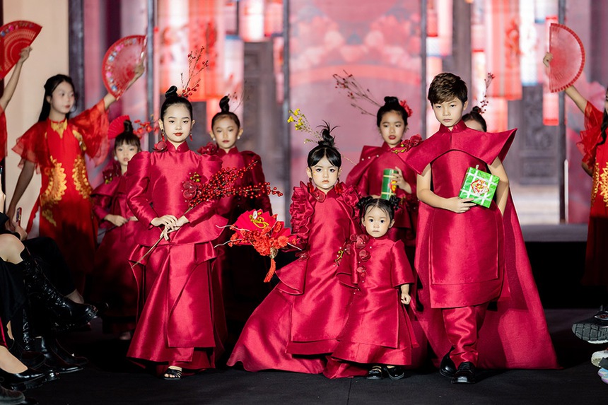 Á khôi Minh Anh làm vedette cho BST 'Cảm hứng văn hoá Việt' - Ảnh 10.