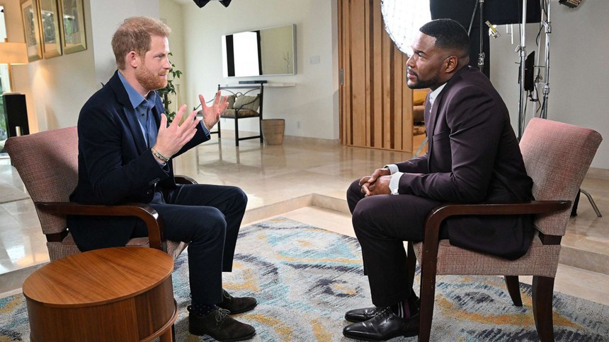 Cuốn hồi ký của Vương tử Harry sẽ có hàng loạt tiết lộ gây sốc: Từ việc gọi anh trai là 'kẻ phản diện' cho tới việc Meghan chê Kate có 'óc em bé' - Ảnh 2.