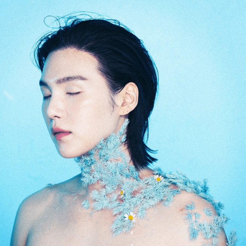 Những bức ảnh nghệ thuật mới của Suga BTS khiến fan hy vọng về album solo mới - Ảnh 2. Những bức ảnh nghệ thuật mới của Suga BTS khiến fan hy vọng về album solo mới - Ảnh 2.