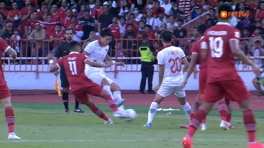 CĐV Việt Nam ngán ngẩm với Văn Hậu - Ảnh 2.