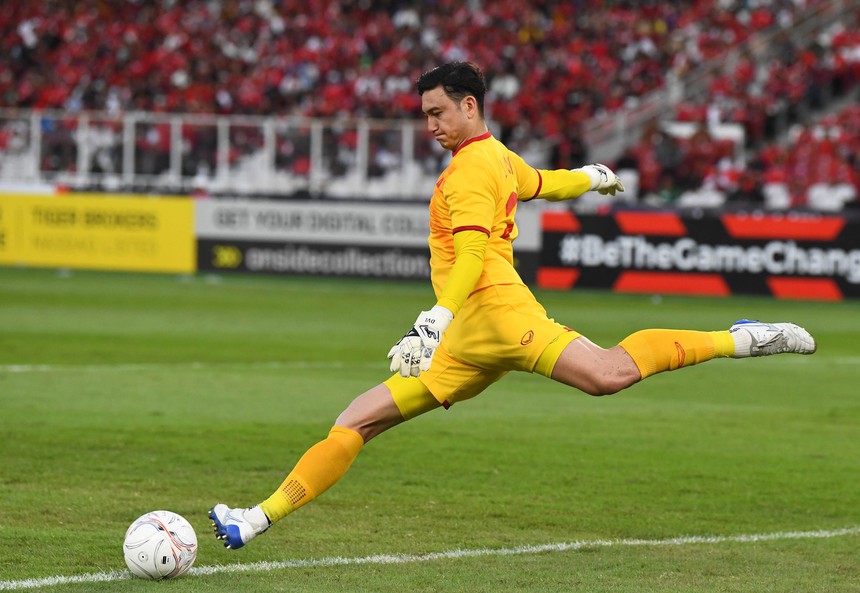 Chùm ảnh: Văn Lâm xuất sắc, bảo vệ vững chắc khung thành ĐT Việt Nam - Ảnh 1. Chùm ảnh: Văn Lâm xuất sắc, bảo vệ vững chắc khung thành ĐT Việt Nam - Ảnh 1.