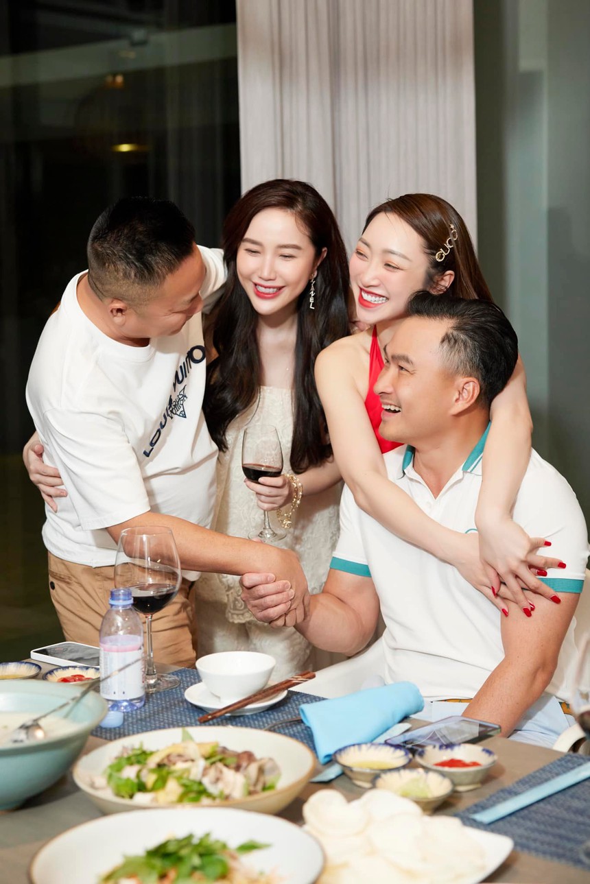 Sinh nhật con trai Chi Bảo: Vợ chồng Bảo Thy tình tứ, 2 quý tử hào môn chiếm spotlight - Ảnh 3.