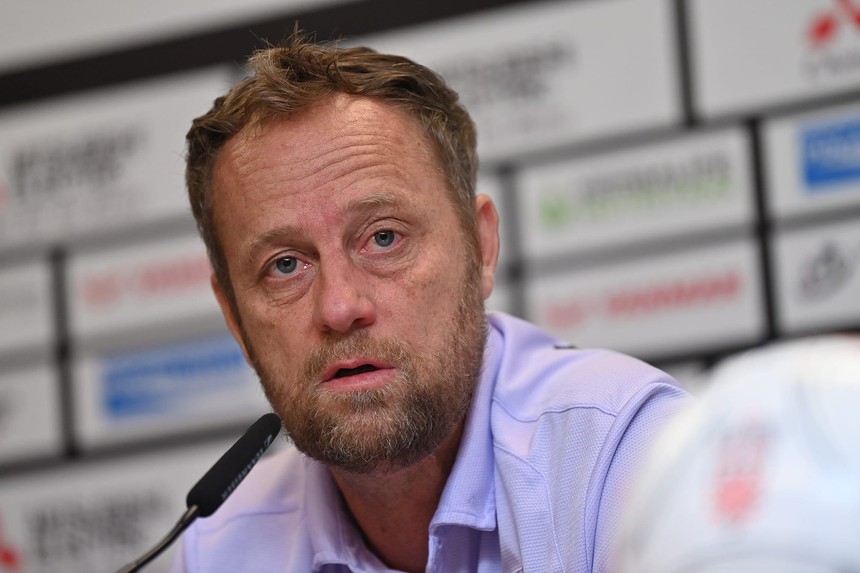 Bóng đá Việt Nam ngày 12/1: Tuyển Việt Nam và Thái Lan tập làm quen SVĐ Mỹ Đình - Ảnh 4. Bóng đá Việt Nam ngày 12/1: Tuyển Việt Nam và Thái Lan tập làm quen SVĐ Mỹ Đình - Ảnh 4.