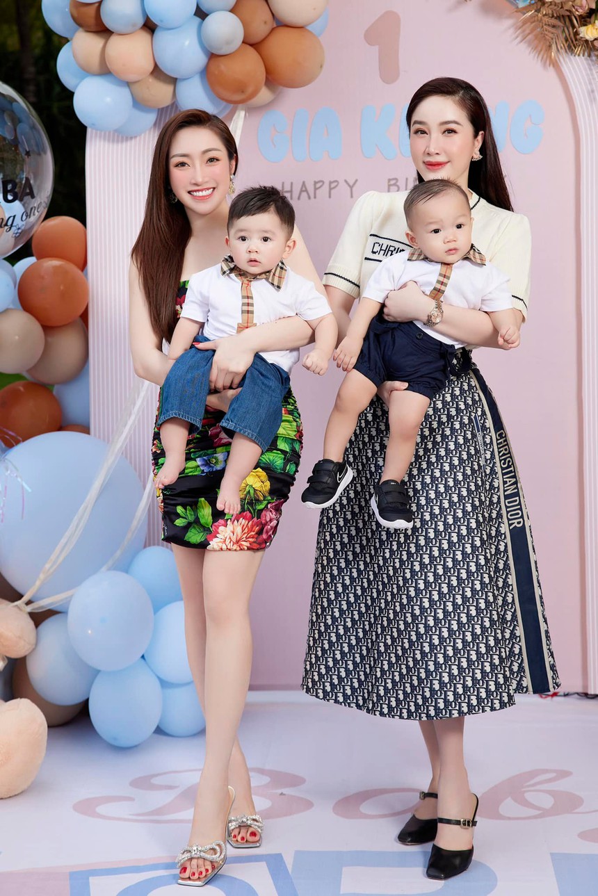 Sinh nhật con trai Chi Bảo: Vợ chồng Bảo Thy tình tứ, 2 quý tử hào môn chiếm spotlight - Ảnh 5.