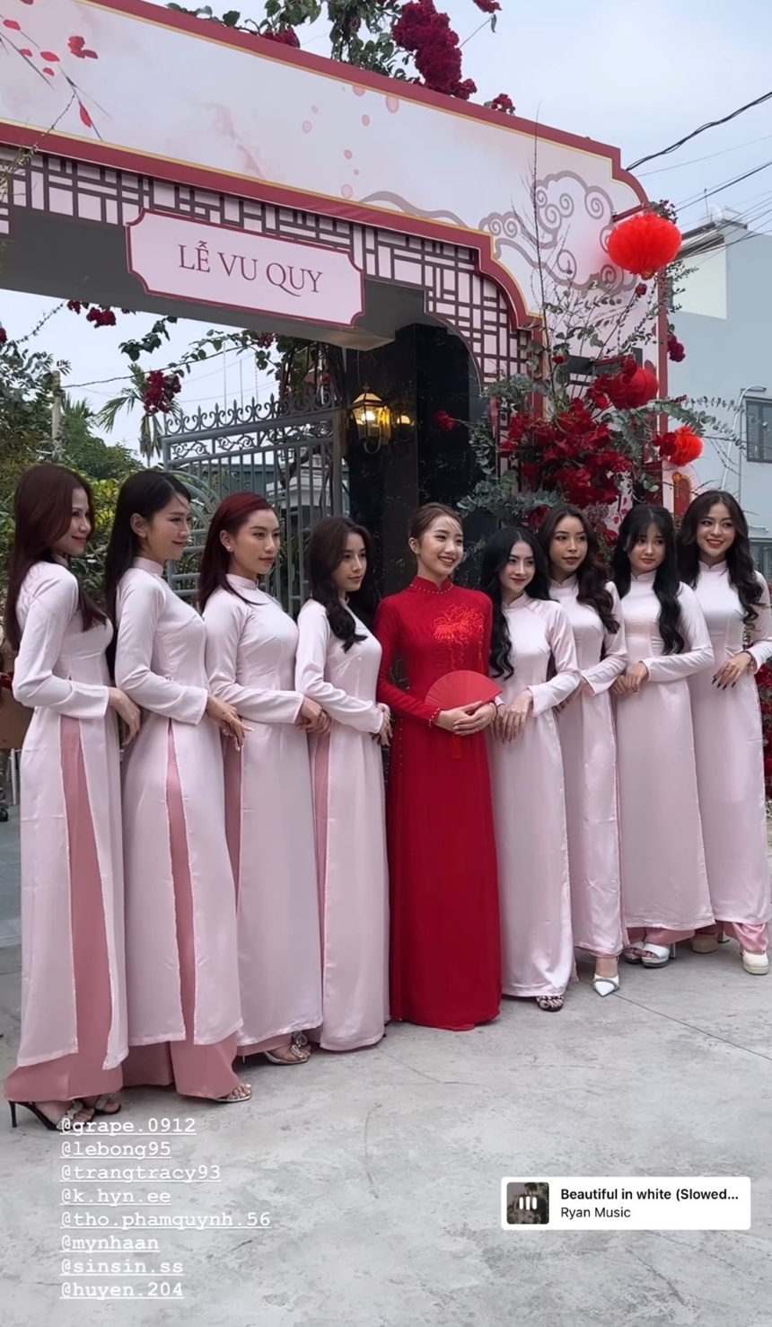 Đám cưới thiếu gia Bụt - Khánh Huyền khiến dân tình khen nức nở khi đội bê tráp toàn trai đẹp làng game - Ảnh 2.