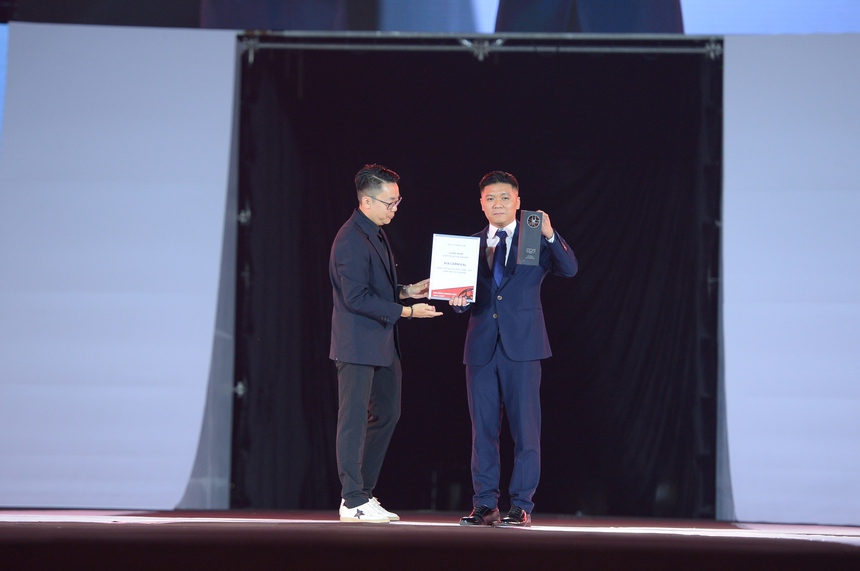 Bỏ xa đối thủ, Kia Carnival thắng giải ‘Hàng ghế sau xe phổ thông 2022’ - Ảnh 3. Bỏ xa đối thủ, Kia Carnival thắng giải ‘Hàng ghế sau xe phổ thông 2022’ - Ảnh 3.