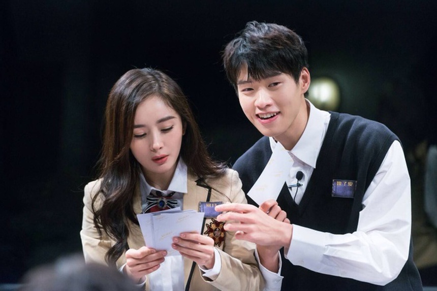 Khi các tình địch chung khung hình: từ Jennie - Nana Komatsu đến Park Shin Hye - IU  - Ảnh 15.