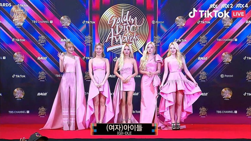 Concert BLACKPINK 'đụng độ' Golden Disk Awards cùng 1 ngày: Fan Kpop tại Thái Lan quá lãi! - Ảnh 13.