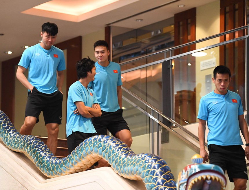 Việt Anh trêu Tuấn Anh, Hồng Duy nhảy cùng bác sĩ Choi Ju-young - Ảnh 1.