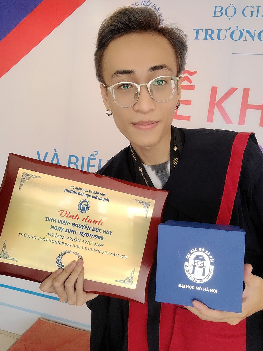 Dàn MC/ BLV nổi tiếng học trường nào trước khi đến với Liên Quân Mobile? - Ảnh 4.