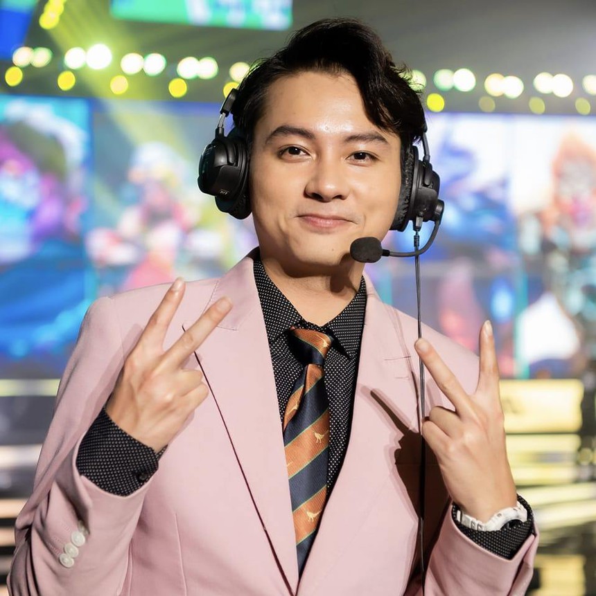 Dàn MC/ BLV nổi tiếng học trường nào trước khi đến với Liên Quân Mobile? - Ảnh 2.