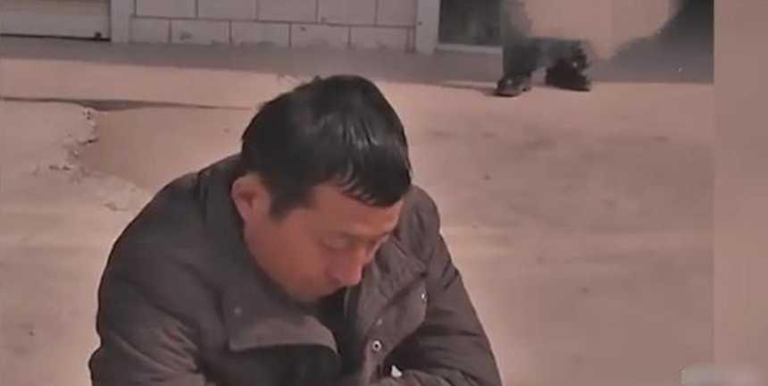 Bỏ rơi gia đình 13 năm, có cả con riêng bên ngoài, người đàn ông cầu xin vợ cho quay về và cái kết xứng đáng  - Ảnh 2.