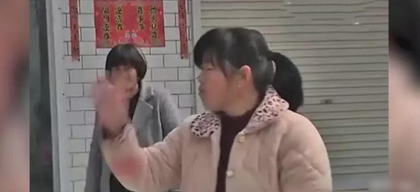 Bỏ rơi gia đình 13 năm, có cả con riêng bên ngoài, người đàn ông cầu xin vợ cho quay về và cái kết xứng đáng  - Ảnh 4.