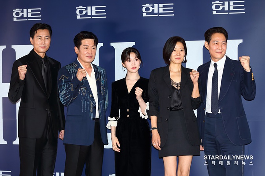 (TIN CHỦ NHẬT) Go Yoon Jung lộ ảnh quá khứ kém sắc, sẽ sớm kế vị Park Min Young? - Ảnh 11.