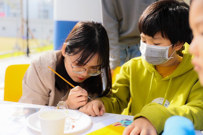 Học sinh gửi thông điệp lên trạm vũ trụ quốc tế ISS và nghe bác Phạm Tuân - người Việt Nam đầu tiên bay vào vũ trụ “kể chuyện”  - Ảnh 6.