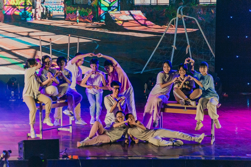 Nghệ sĩ Minh Tiệp, Trần Tuấn Hùng ngạc nhiên trước tài năng các Amsers - Ảnh 3. Nghệ sĩ Minh Tiệp, Trần Tuấn Hùng ngạc nhiên trước tài năng các Amsers - Ảnh 3.