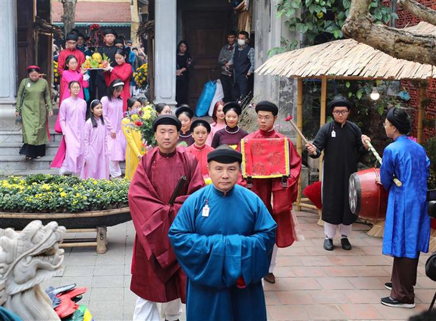'Tết Việt – Tết Phố 2023' tại Phố cổ Hà Nội tái hiện lại nhiều nghi lễ Tết cổ truyền - Ảnh 1.
