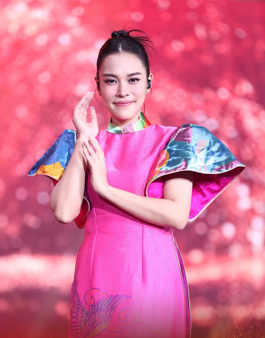 "Ca sĩ mặt nạ" mùa 2 lộ diện mascot đầu tiên gây ngỡ ngàng - Ảnh 5.